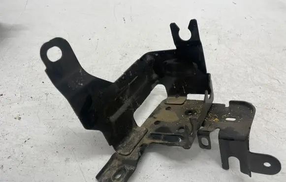 Opel Grandland X ABS pump bracket 9677683680