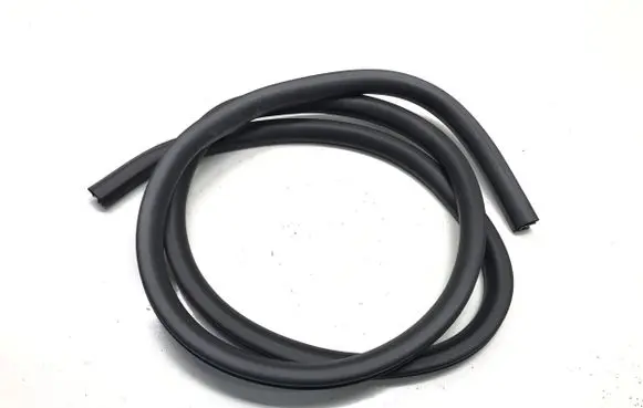 Rear door rubber seal (on body)