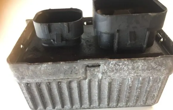 Opel Insignia A Glow plug pre-heat relay 55574293
