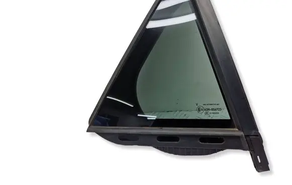 Peugeot 508 Rear vent window glass 9825845280 E643R006723 900000
