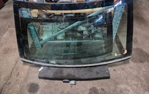 Mercedes-Benz E W212 Rear windscreen/windshield window