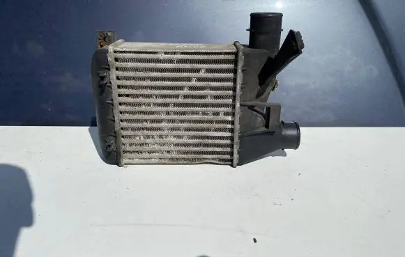 BMW 5 E39 Intercooler air channel guide 2246031