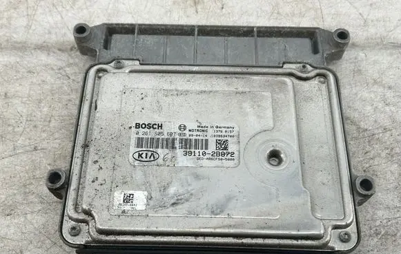 KIA Ceed Engine control unit/module 391102B872 1039S34700 0261S05607