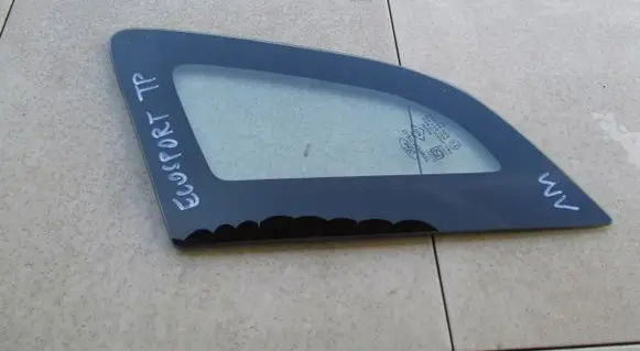 Ford Ecosport Front triangle window/glass 