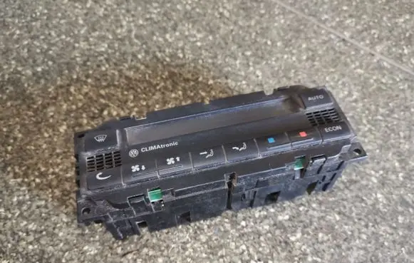 Volkswagen PASSAT B5.5 Climate control unit 3B1907044H