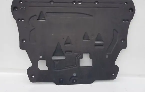 Volvo XC60 Engine splash shield/under tray 32226491