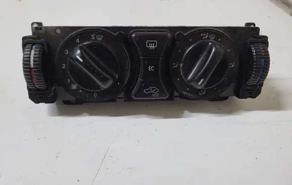Mercedes-Benz E W210 Climate control unit 2108302685
