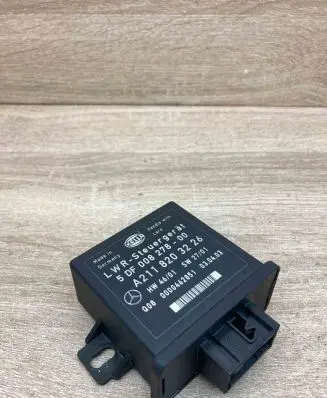 Mercedes-Benz E W211 Light module LCM A2118203226 5DF008278