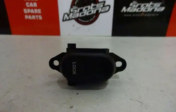 Chrysler PT Cruiser Central locking switch button 04671623AA