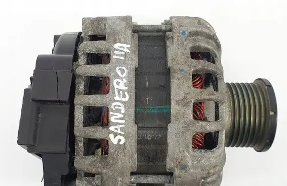 Dacia Sandero Generator/alternator 231008593R