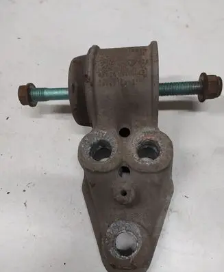 Audi A6 S6 C5 4B Rear axle beam mounts housing 4B0501522E 4B0501522H