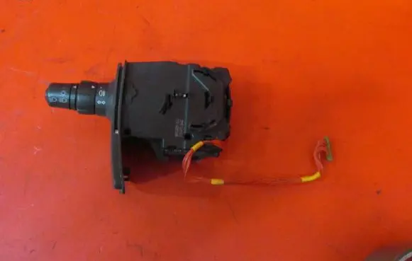 Renault Kangoo II Indicator stalk 88102001