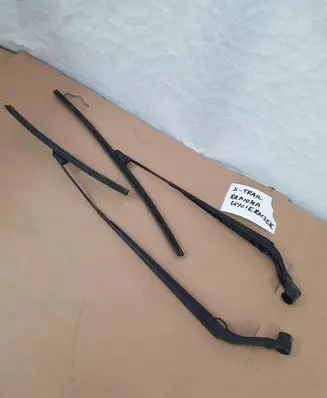 Nissan X-Trail T32 Front wiper blade arm