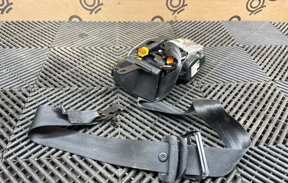 Volvo XC90 Front seatbelt P39844552