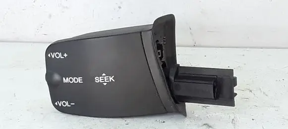 Ford Focus Sound control switch 758709