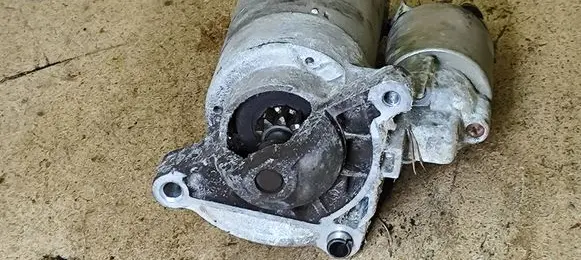 Citroen Berlingo Starter motor 9647982880