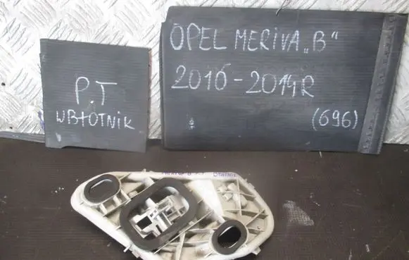 Opel Meriva B Tail light bulb cover holder 