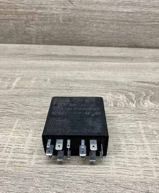 Audi A4 S4 B5 8D Other relay 4B0919471 5KG00656804