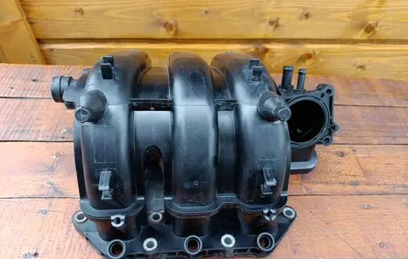 Skoda Fabia Mk2 (5J) Intake manifold 03E129711D