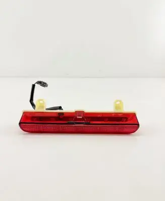 Nissan Elgrand Third/center stoplight 