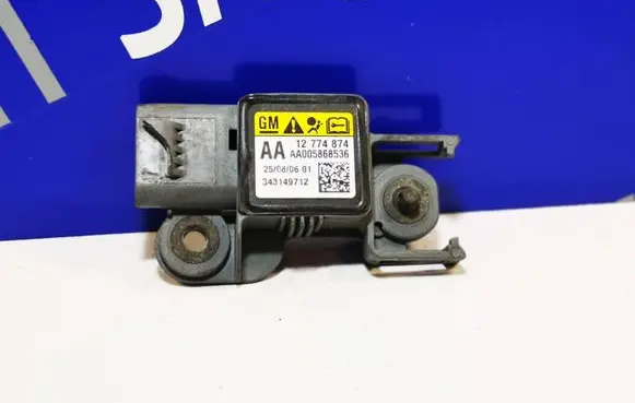 Passenger airbag on/off switch