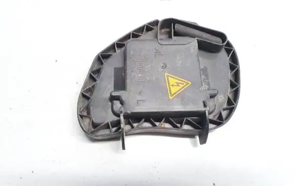 Headlight/headlamp dust cover