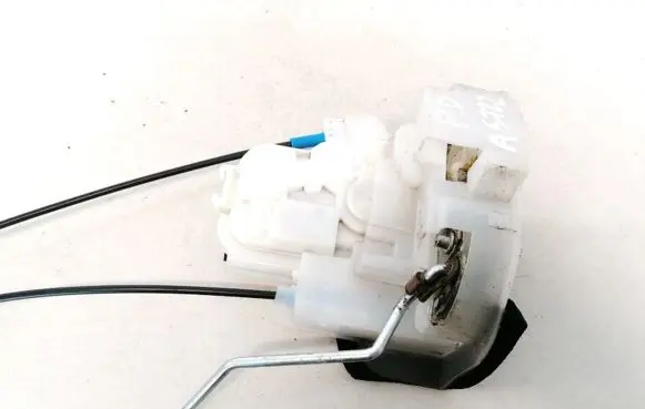 Subaru Legacy Front door lock