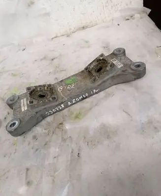 Alfa Romeo Giulia Gearbox mounting bracket 00505475100