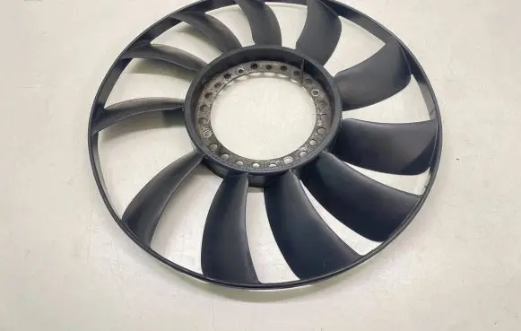 Audi A4 S4 B5 8D Fan impeller 058121301B