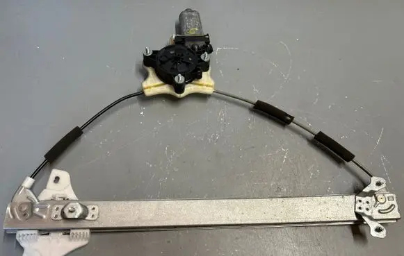 Hyundai i20 Active Front door manual window regulator 82401C7010 20200201