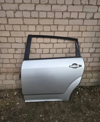 Toyota Corolla Verso E121 Rear door 