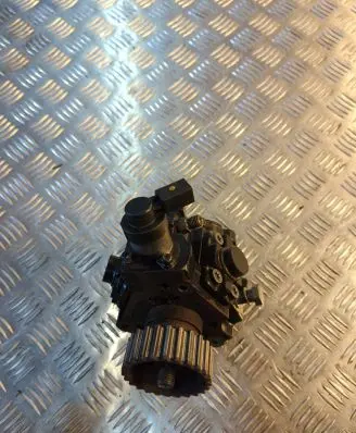 Audi A8 S8 D3 4E Fuel injection high pressure pump