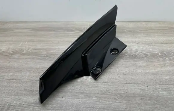 Rear/tail light trim molding