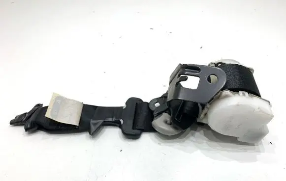 Toyota Yaris Rear seatbelt 