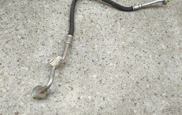Volvo XC90 Air conditioning (A/C) pipe/hose 31369332 000489515