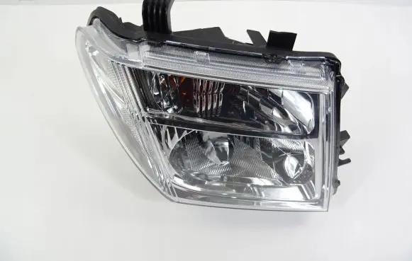 Nissan Navara Headlight/headlamp 26010EB50A