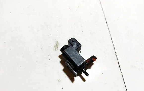 BMW 5 GT F07 Turbo solenoid valve 7810831 10t334