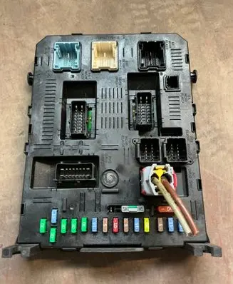 Citroen C4 I Fuse module 216761594