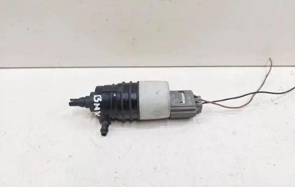 BMW 5 E60 E61 Windscreen/windshield washer pump 3148700001