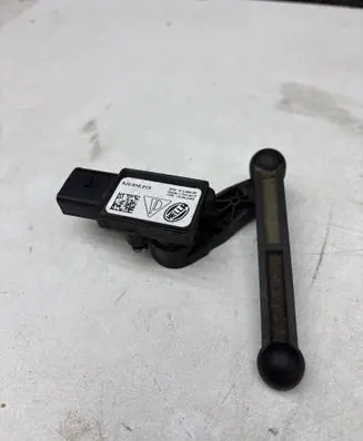Porsche Taycan 9J1 Air suspension front height level sensor 9J0616213
