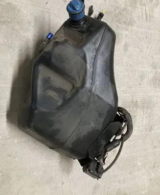 Land Rover Range Rover Velar AdBlue liquid reservoir FPLA5J229AB 044040015 HK835J228AF