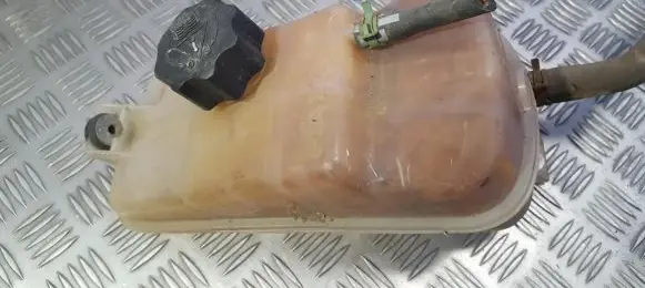 Coolant expansion tank/reservoir