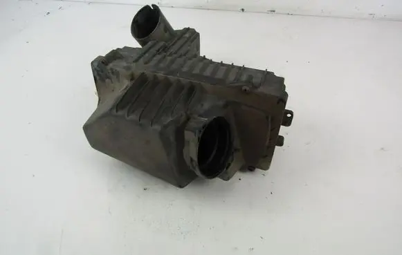 Peugeot 407 Air filter box 