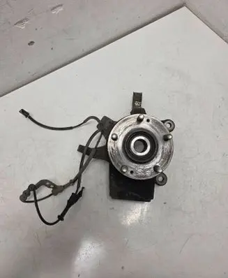 Hyundai i30 Front wheel hub 