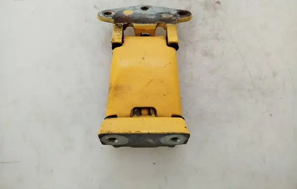 Iveco Daily 6th gen Rear door upper hinge