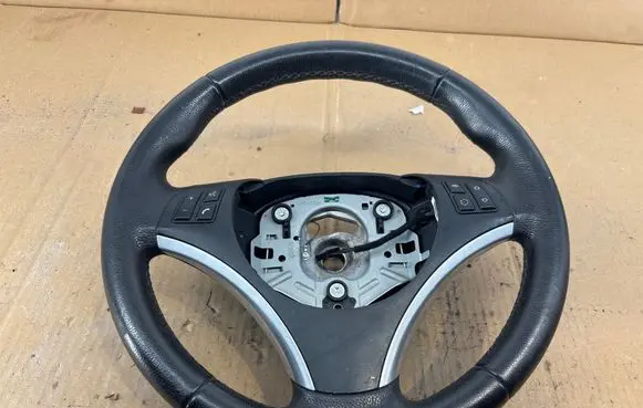 BMW X1 E84 Steering wheel 6769894 305617099E06AF