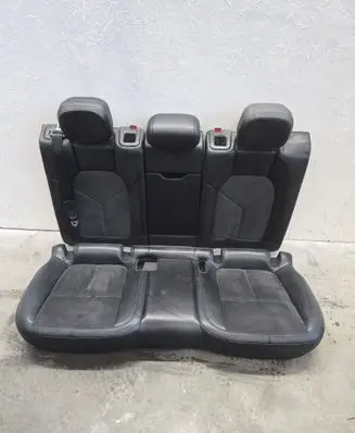 Porsche Macan (95B) Rear seat 