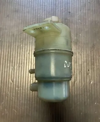 Power steering fluid tank/reservoir