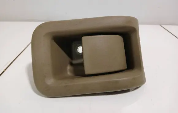 Volvo V70 Engine bonnet (hood) release handle 30779851