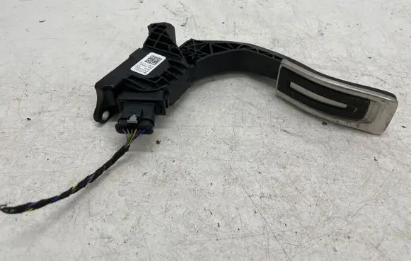 Audi A5 Accelerator throttle pedal 8W1723523A 6PV011642
